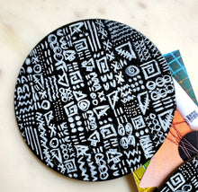 Load image into Gallery viewer, Egypt Graphic Stud Earring